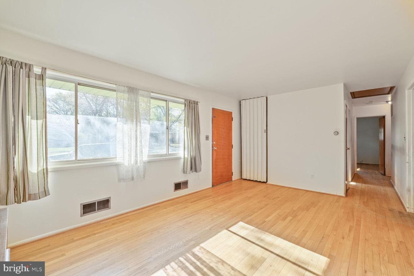 6524 Greenleaf Street photo 3