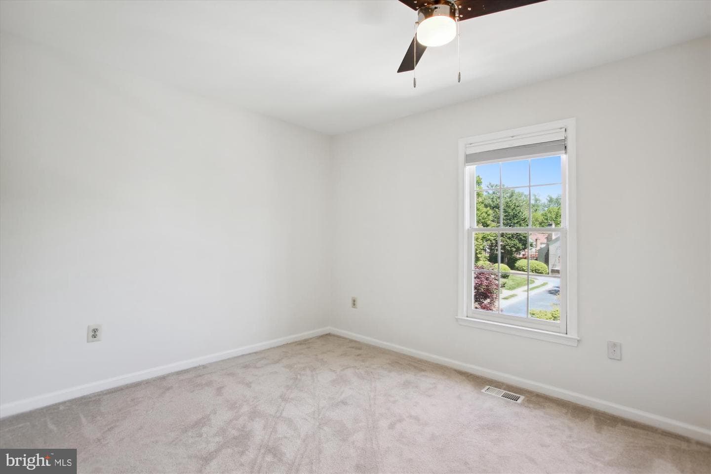 4648 Luxberry Drive photo 32