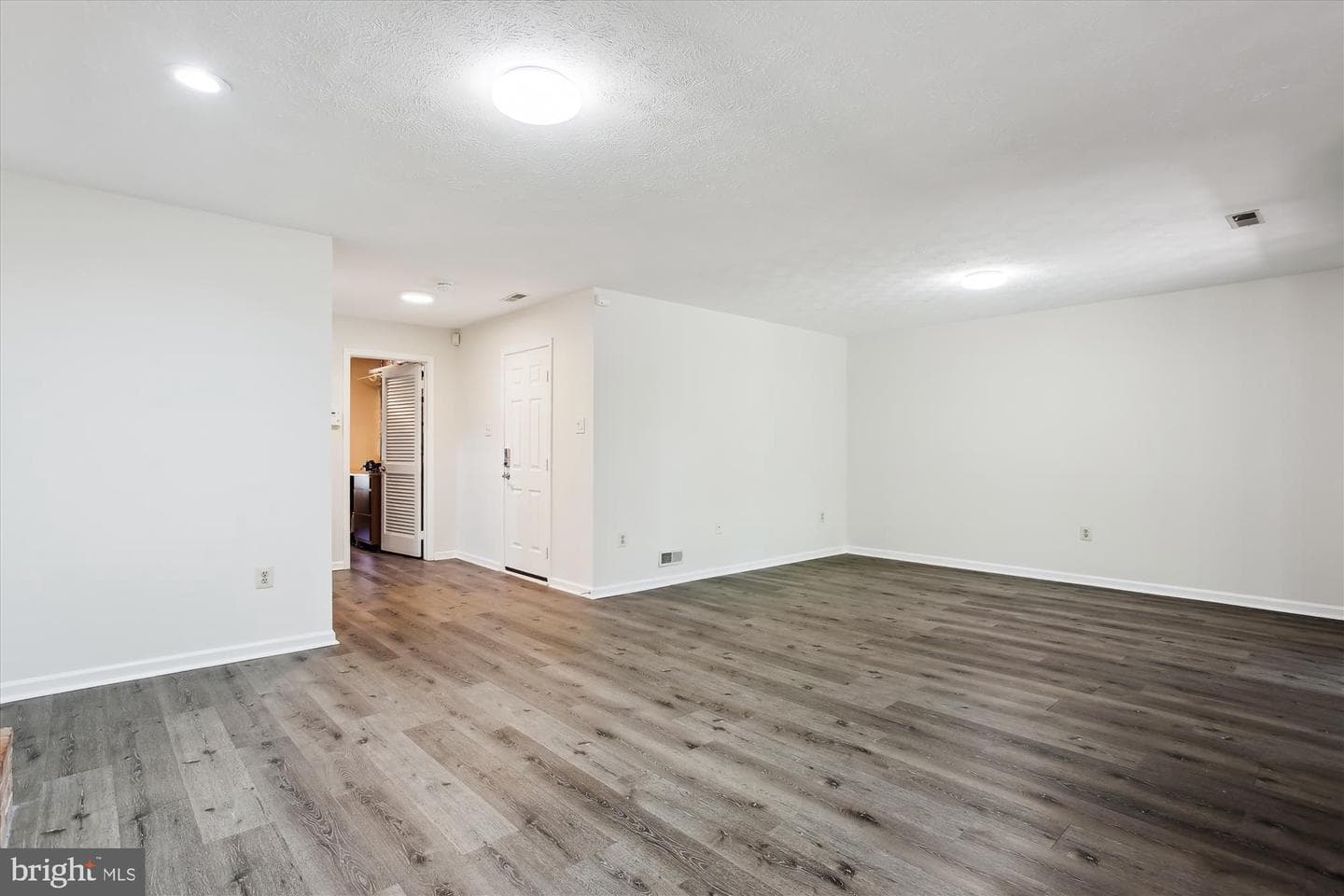 4648 Luxberry Drive photo 49