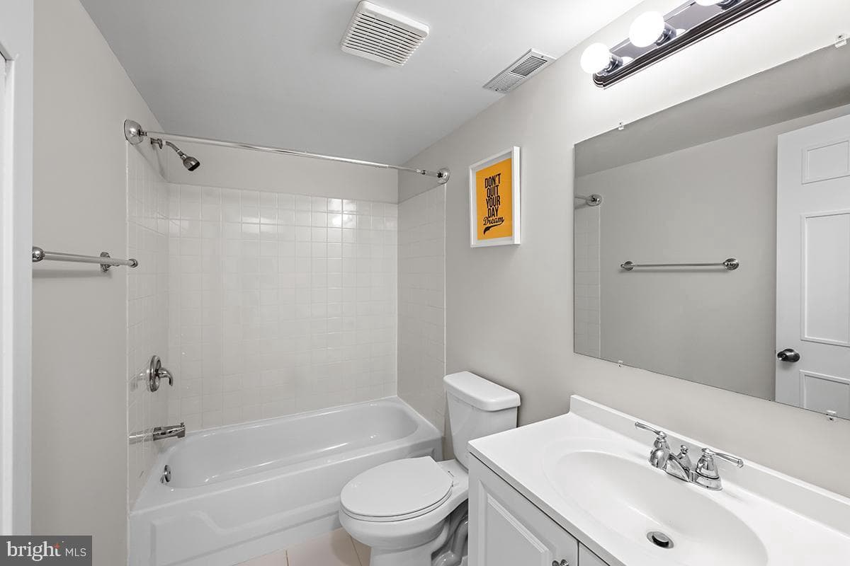 7112 Stanchion Lane photo 31