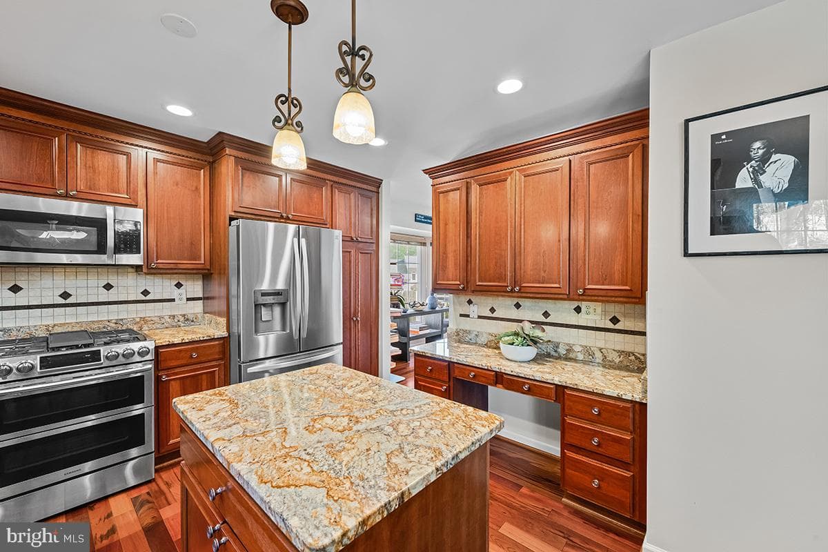 7112 Stanchion Lane photo 9