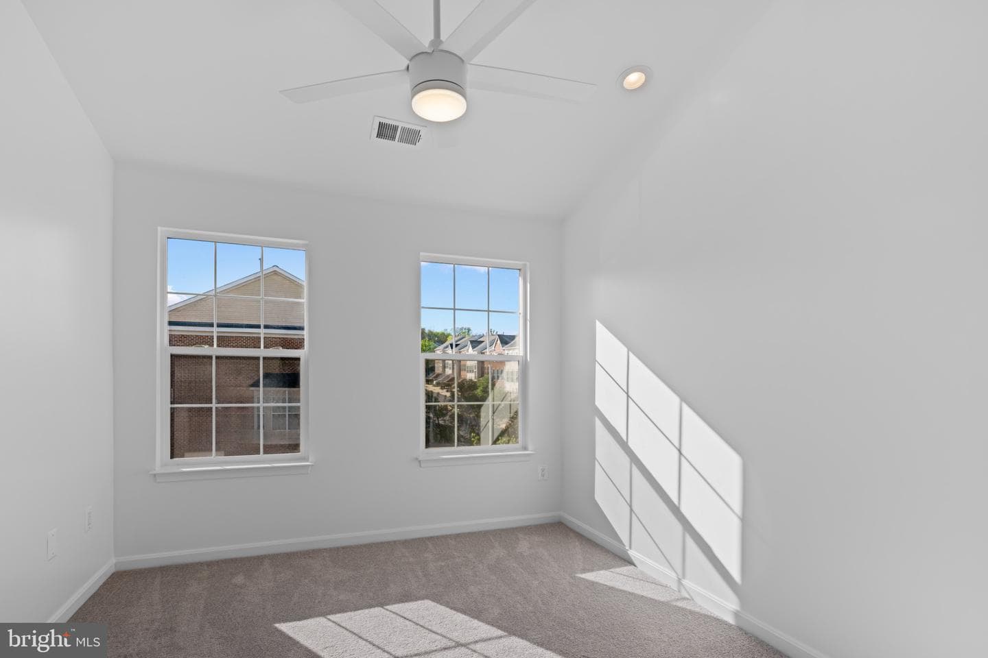 6683 Ordsall Street photo 31