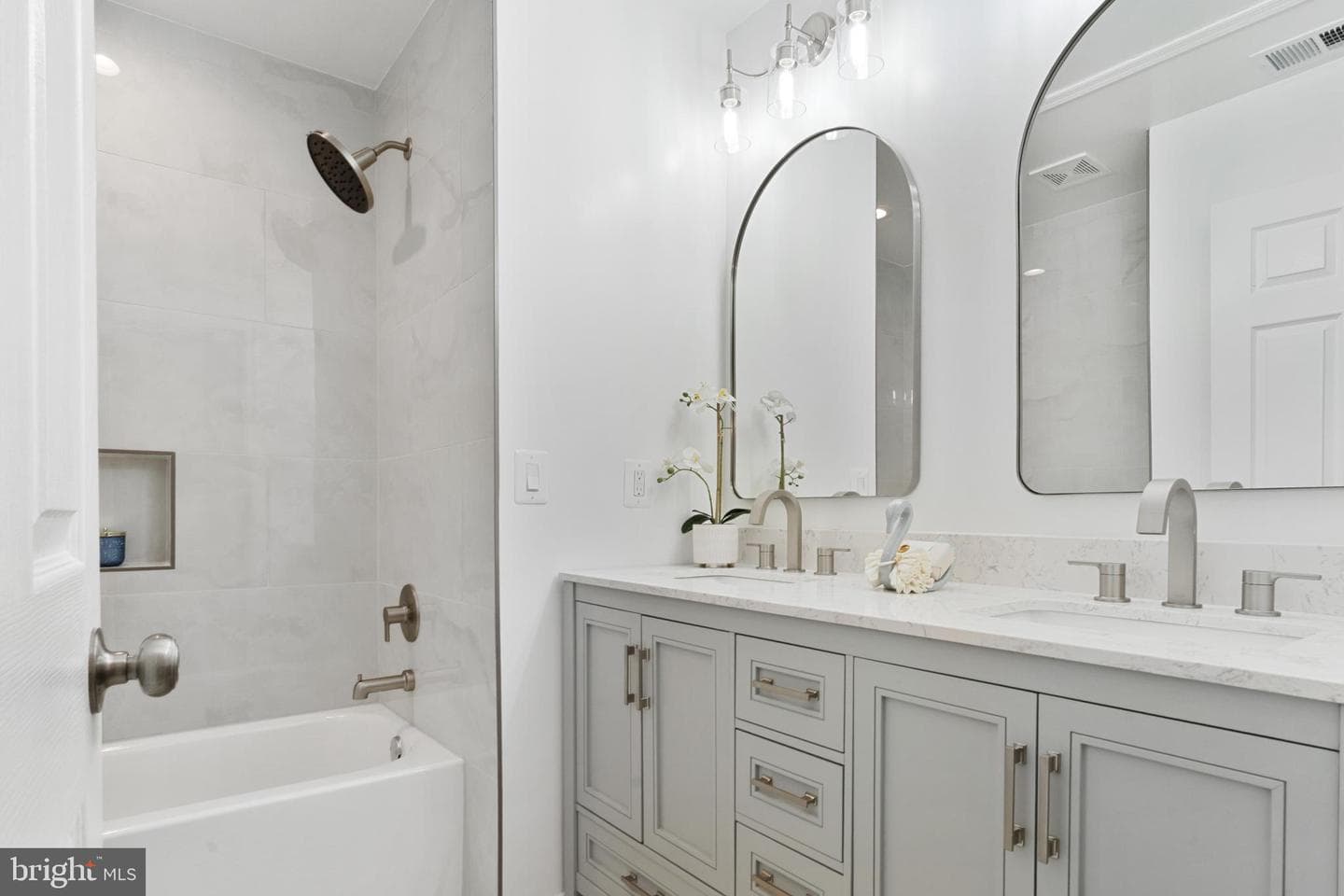 6683 Ordsall Street photo 33