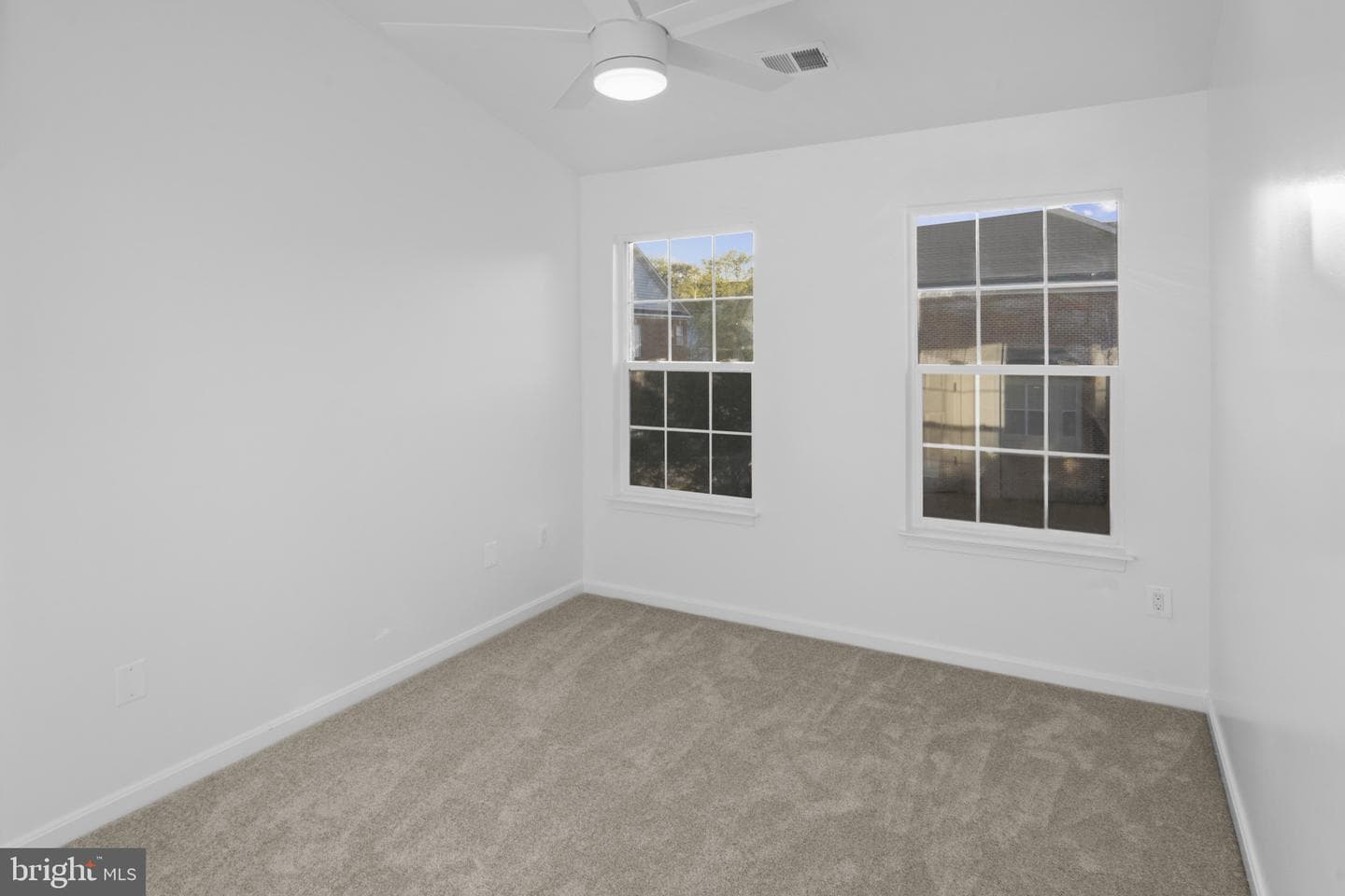 6683 Ordsall Street photo 35