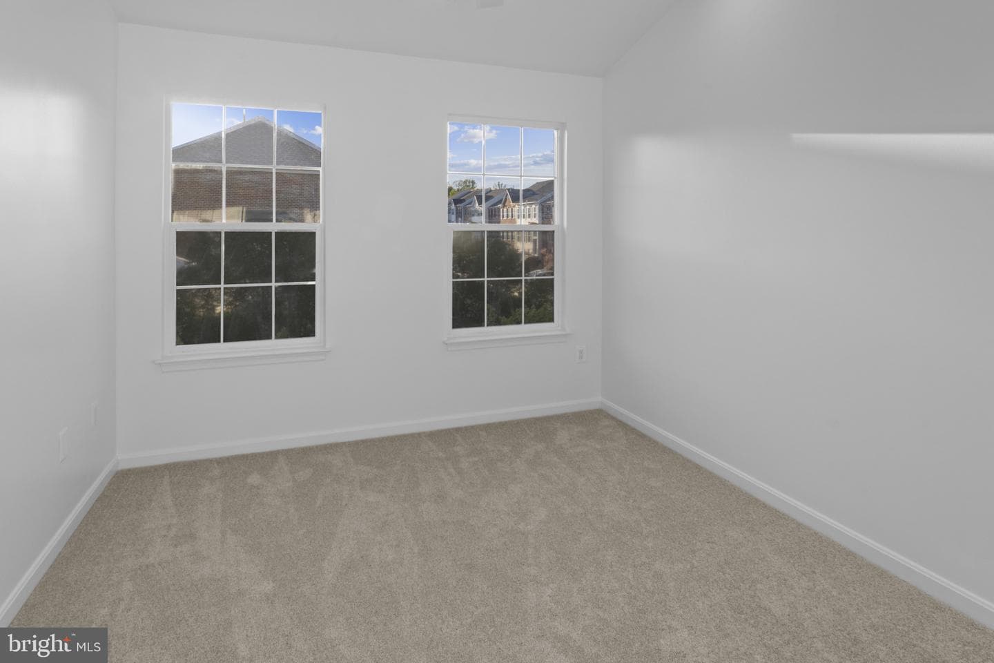 6683 Ordsall Street photo 36