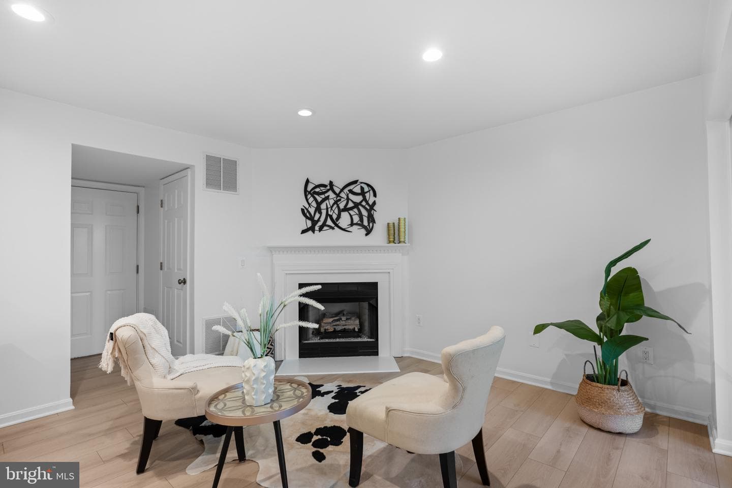 6683 Ordsall Street photo 39