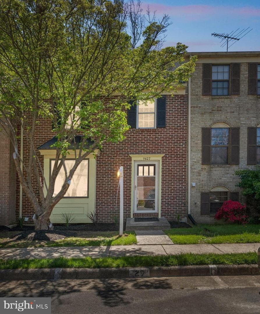 9427 Candleberry Court photo 2