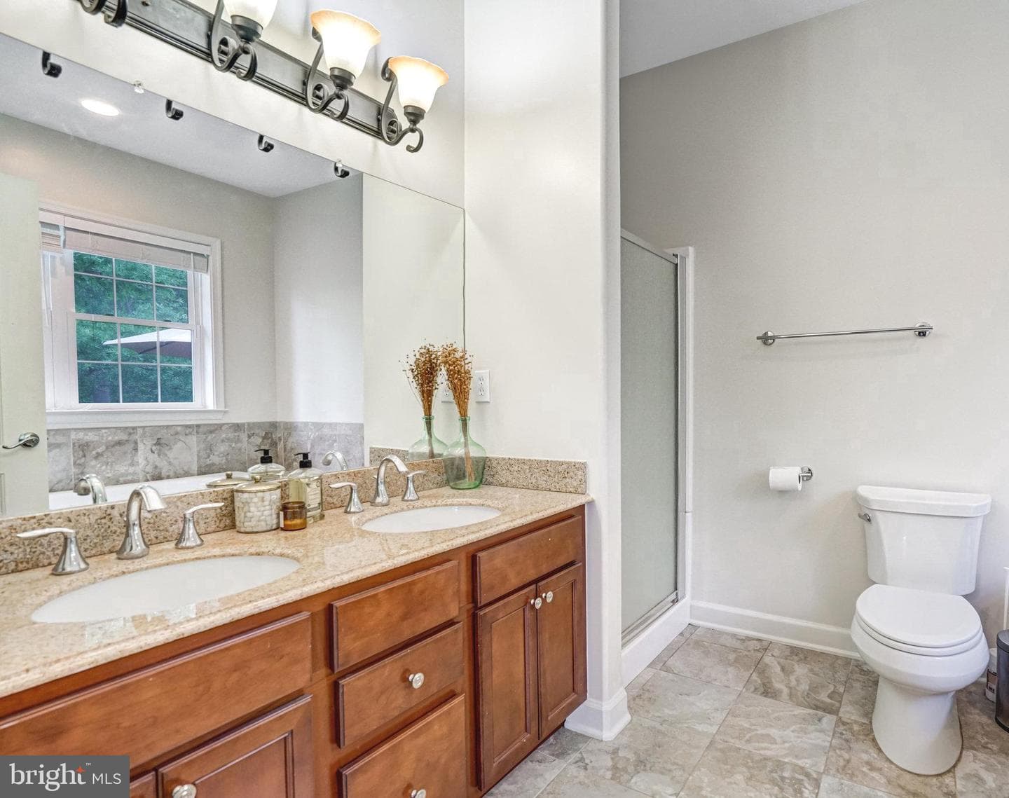 5712 Glenmullen Place photo 17