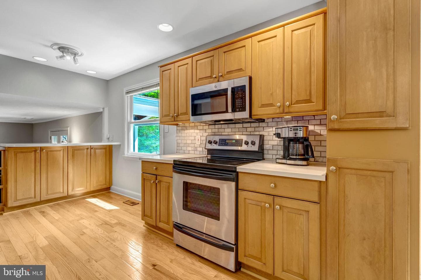 9341 Tartan View Drive photo 10