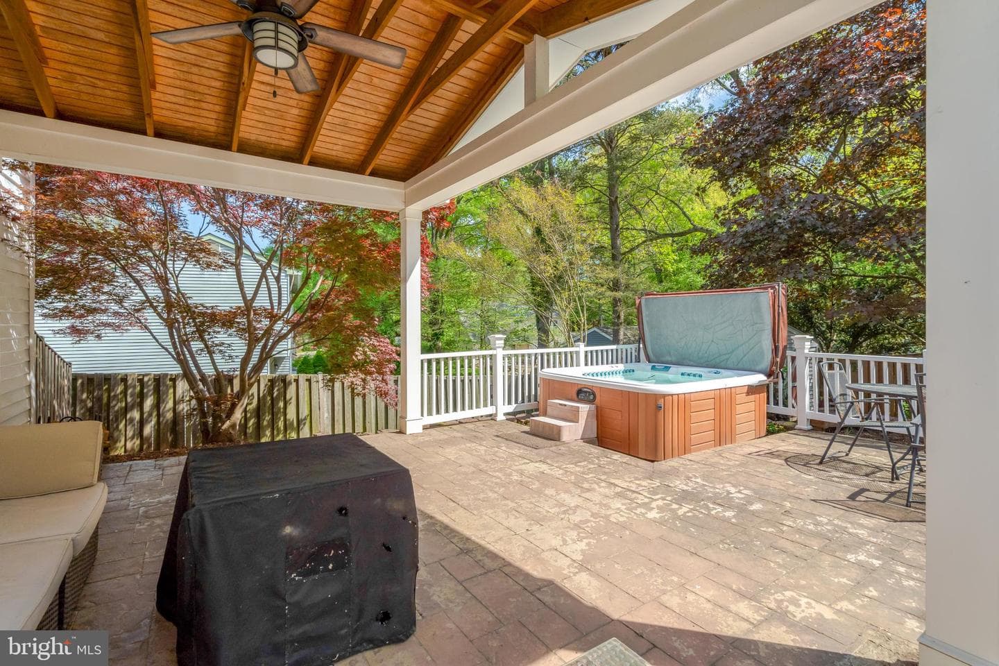 9341 Tartan View Drive photo 32