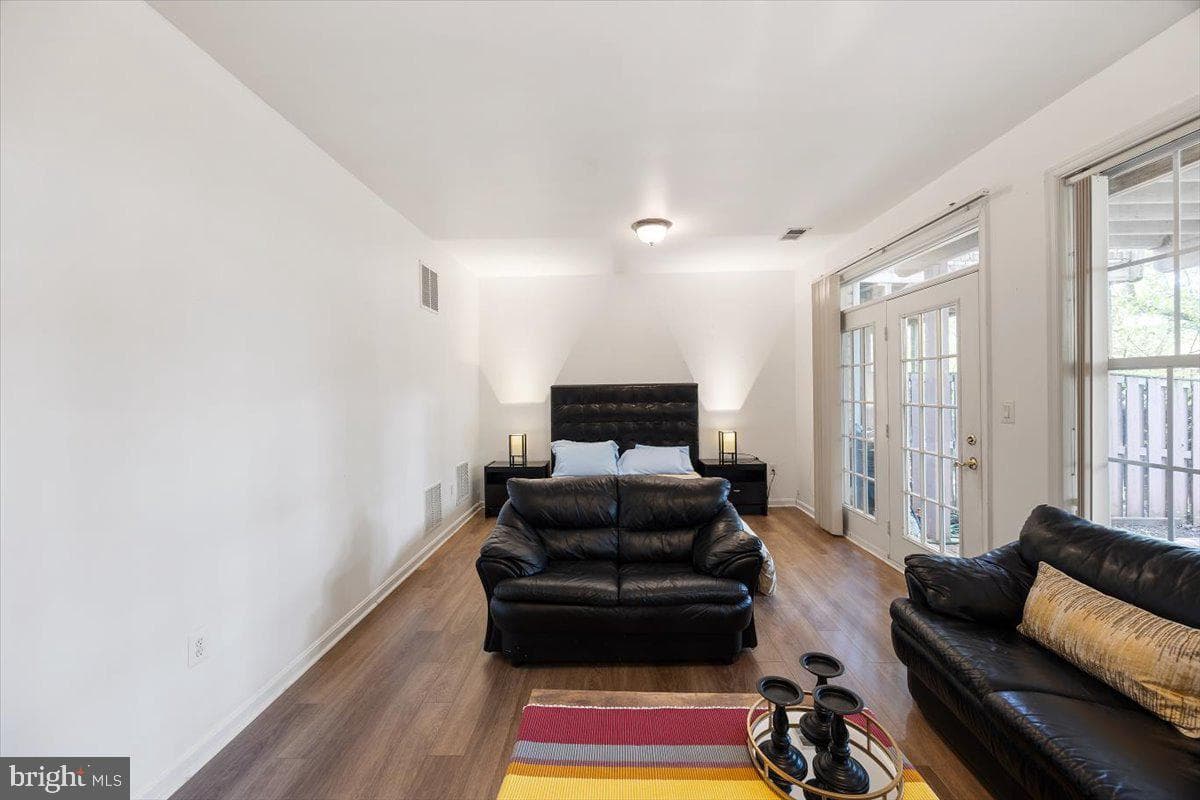 4127 Dallas Hutchison Street photo 32