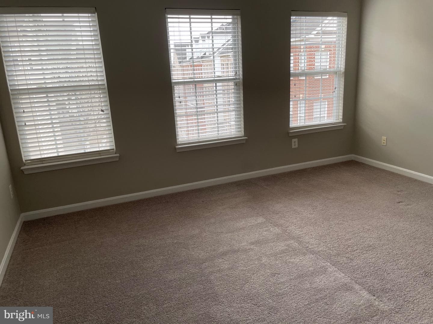 2665 Manhattan Place #02/303 photo 20