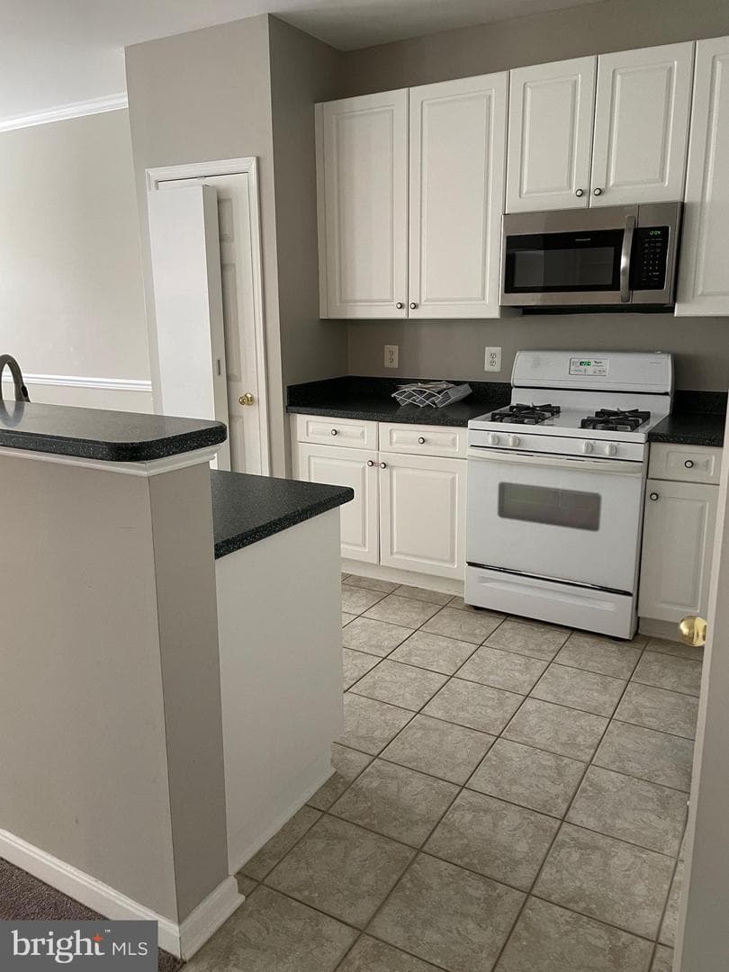 2665 Manhattan Place #02/303 photo 5