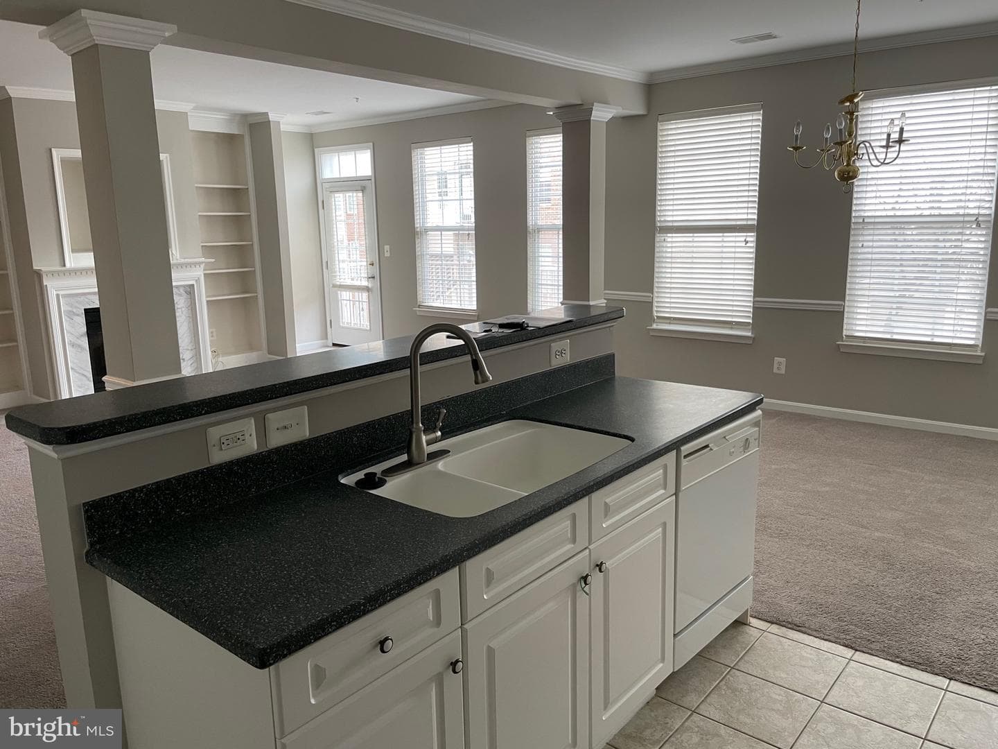 2665 Manhattan Place #02/303 photo 6