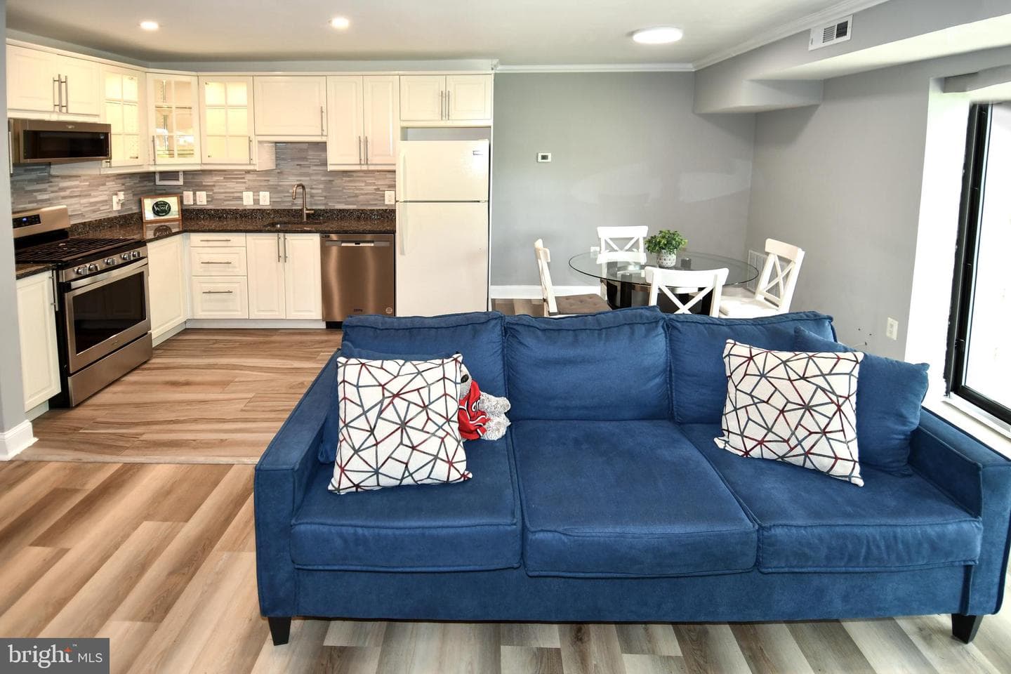 6137 Leesburg Pike #101 photo 10