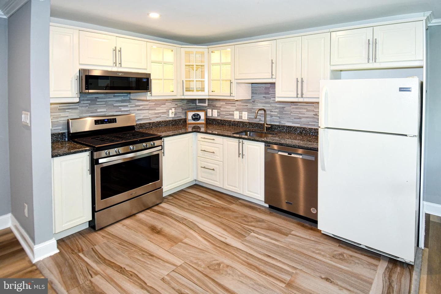 6137 Leesburg Pike #101 photo 11