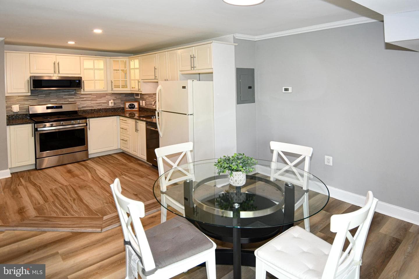 6137 Leesburg Pike #101 photo 14