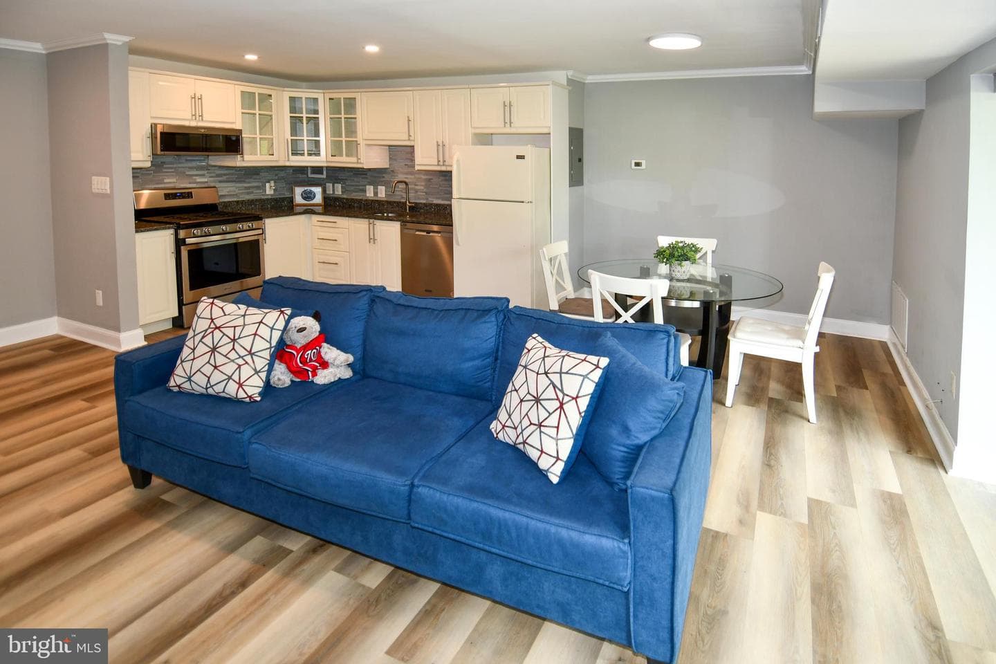 6137 Leesburg Pike #101 photo 20