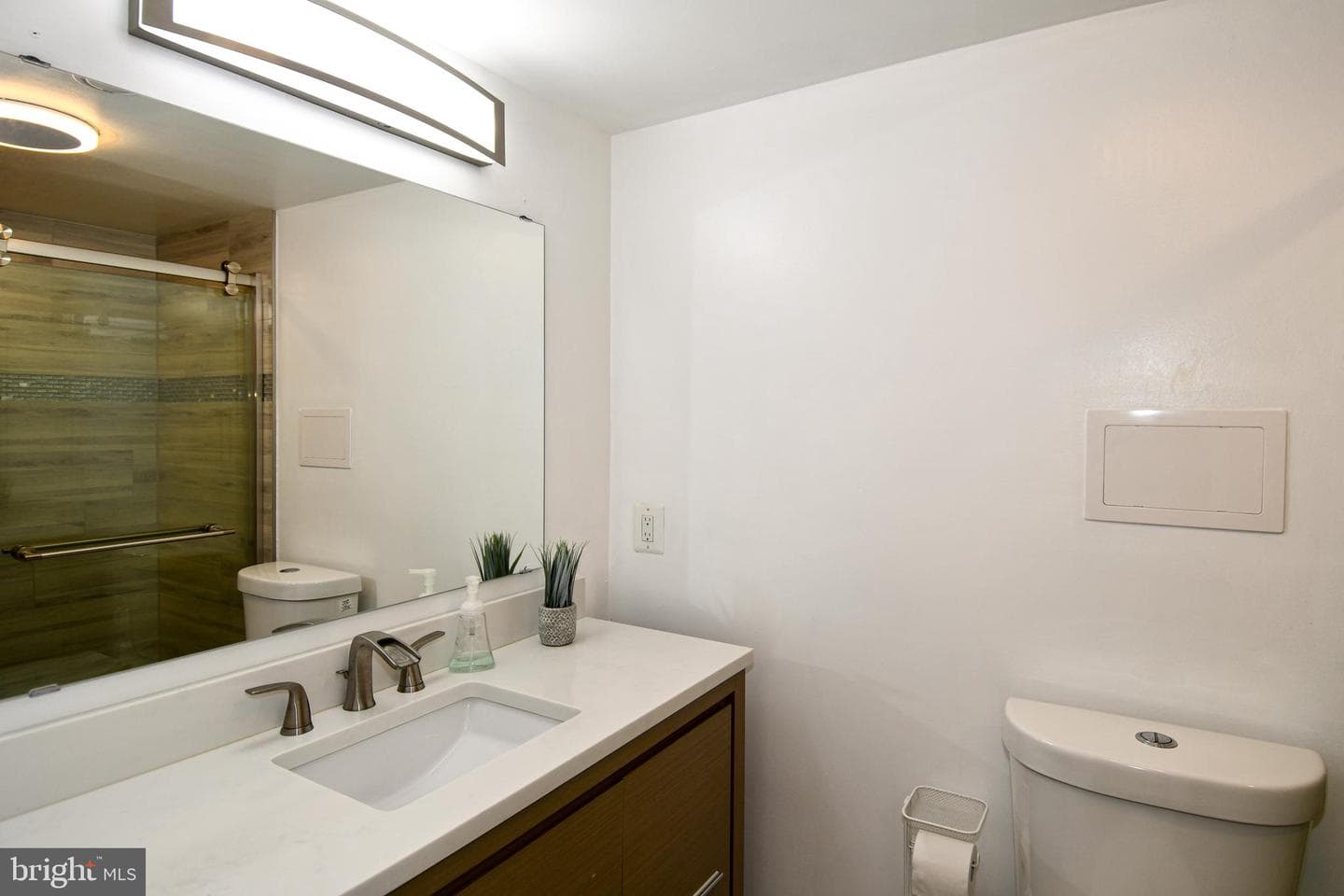 6137 Leesburg Pike #101 photo 28