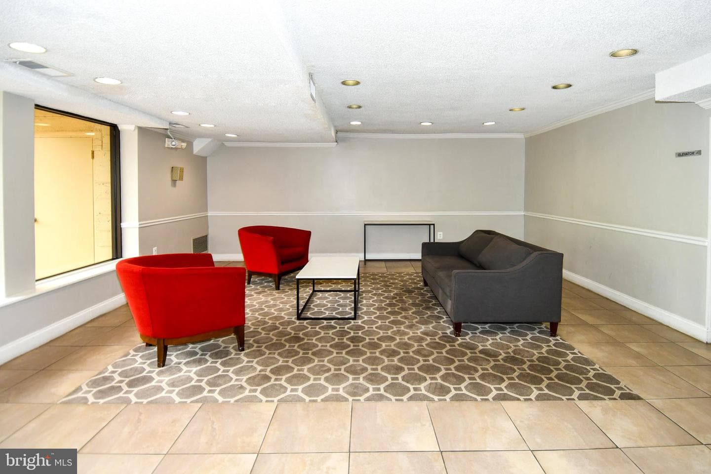 6137 Leesburg Pike #101 photo 4