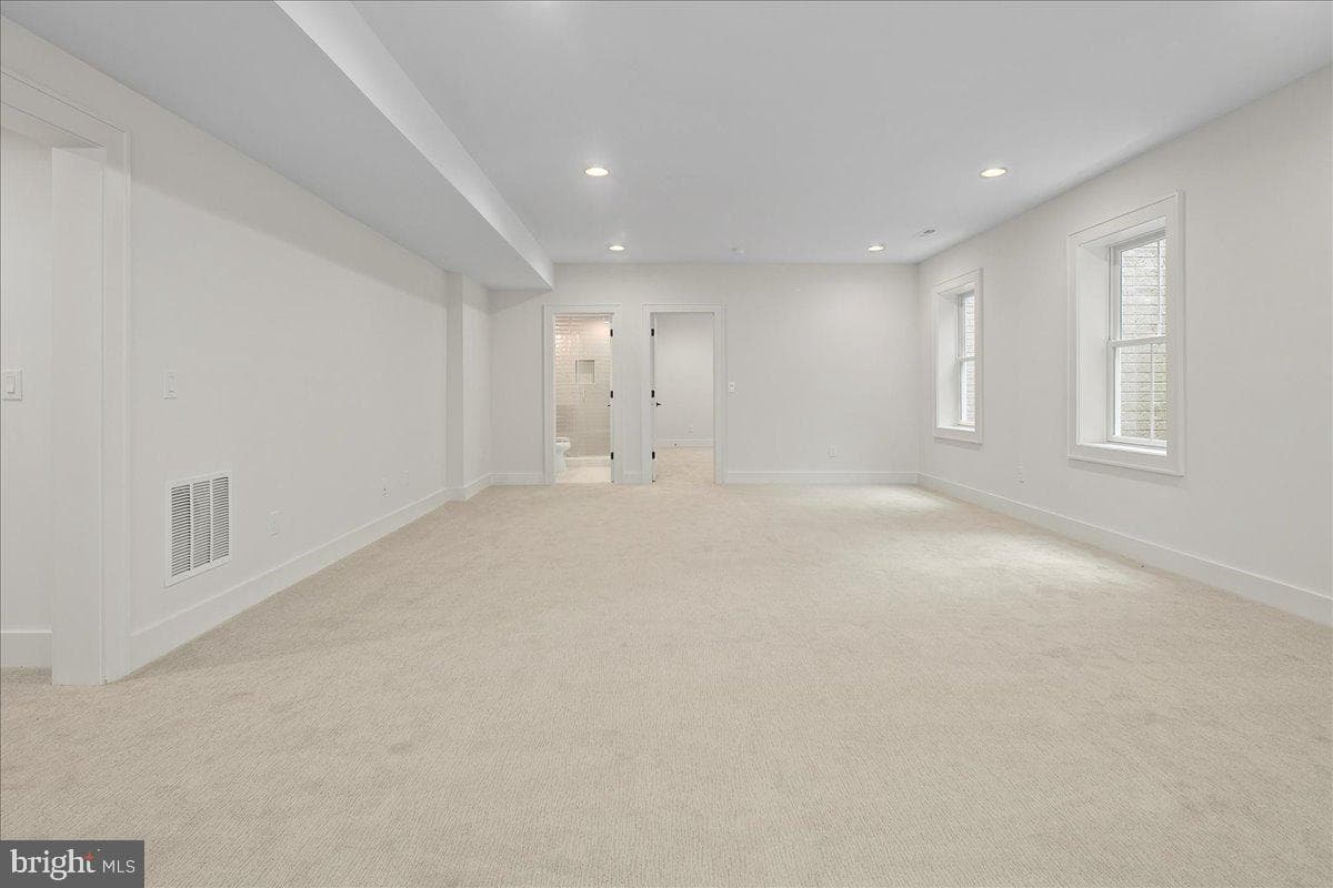 2040 Freedom Lane photo 22