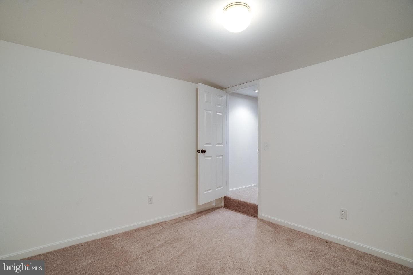 8916 Lake Braddock Drive photo 29