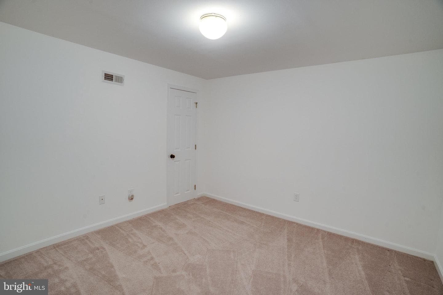 8916 Lake Braddock Drive photo 30