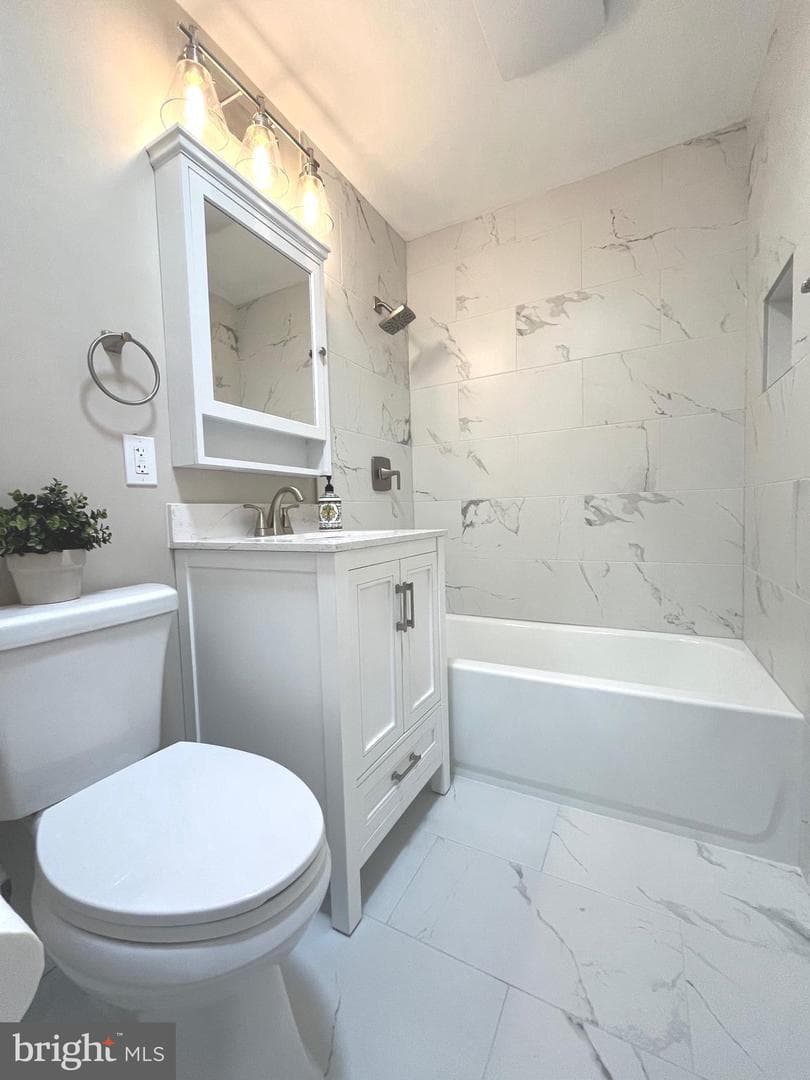 2831 Kalmia Lee Court #301 photo 5