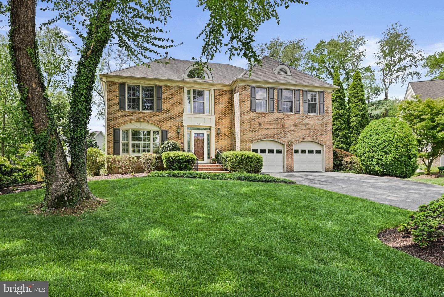 431 West Court NW photo 4