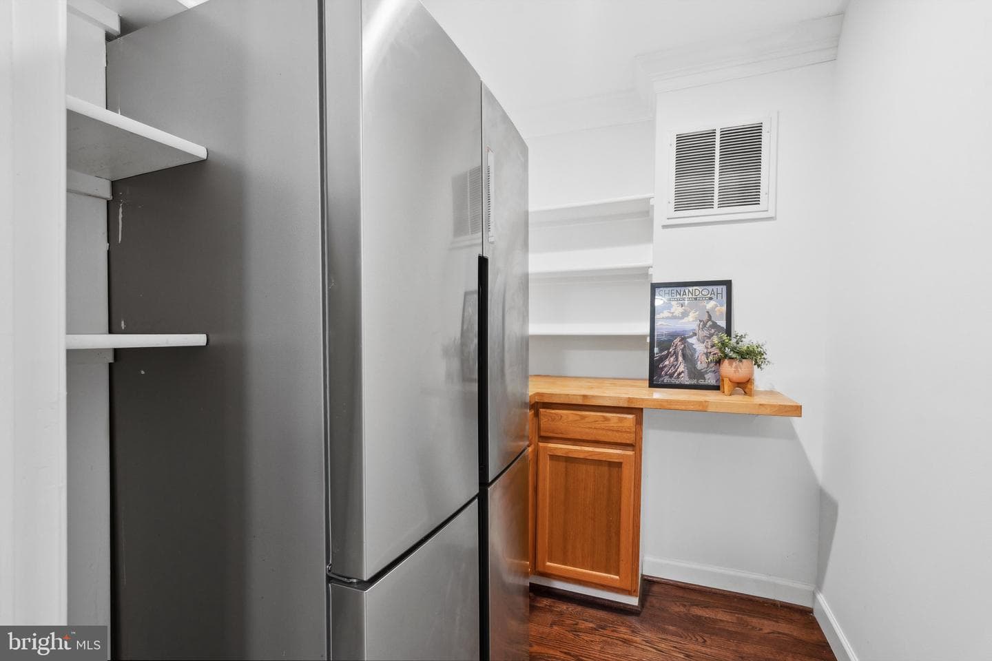 2304 Riverview Terrace photo 10