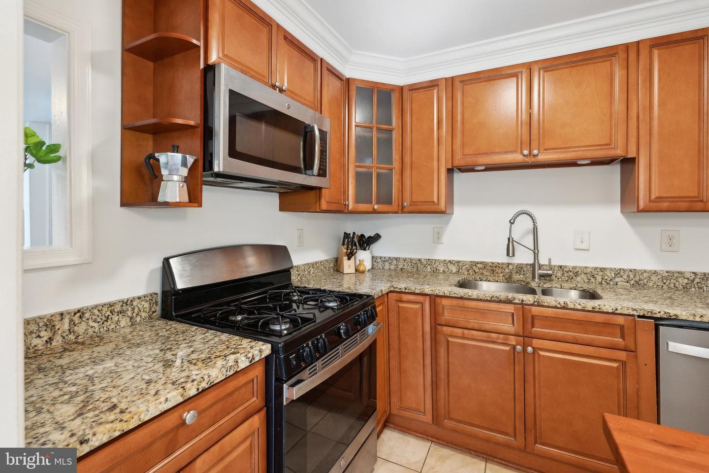 2304 Riverview Terrace photo 5
