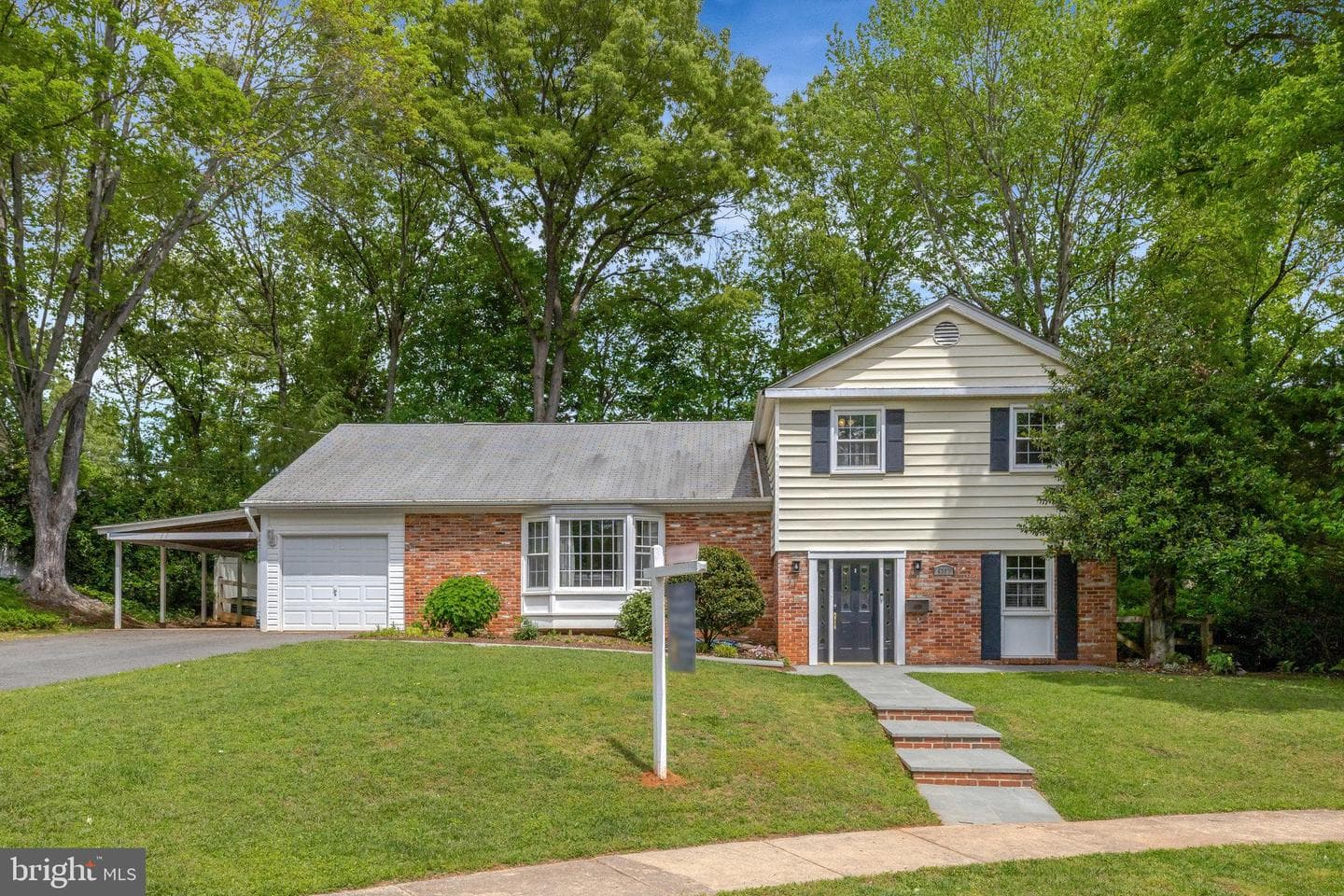 4303 S Valiant Court photo 2