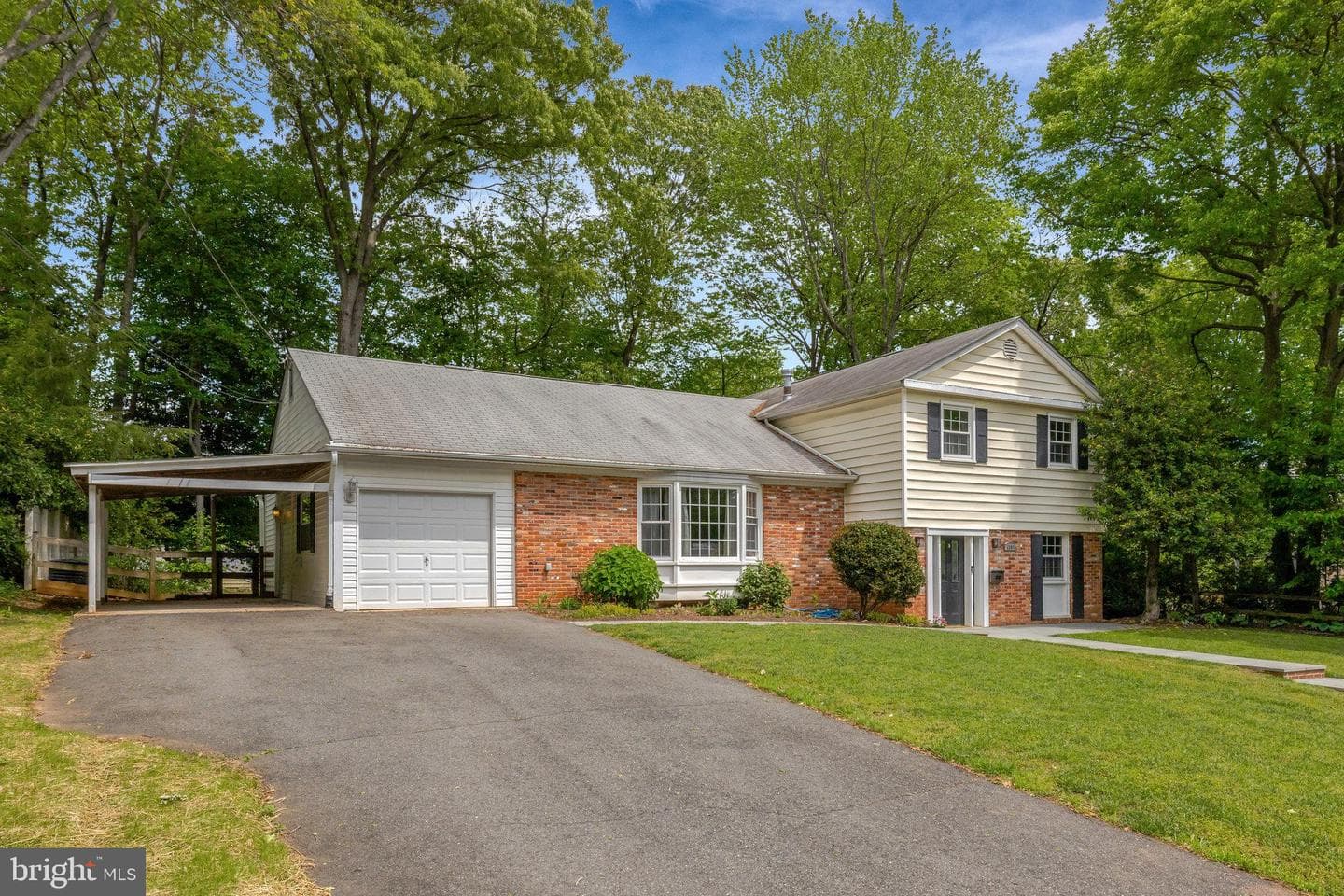 4303 S Valiant Court photo 3