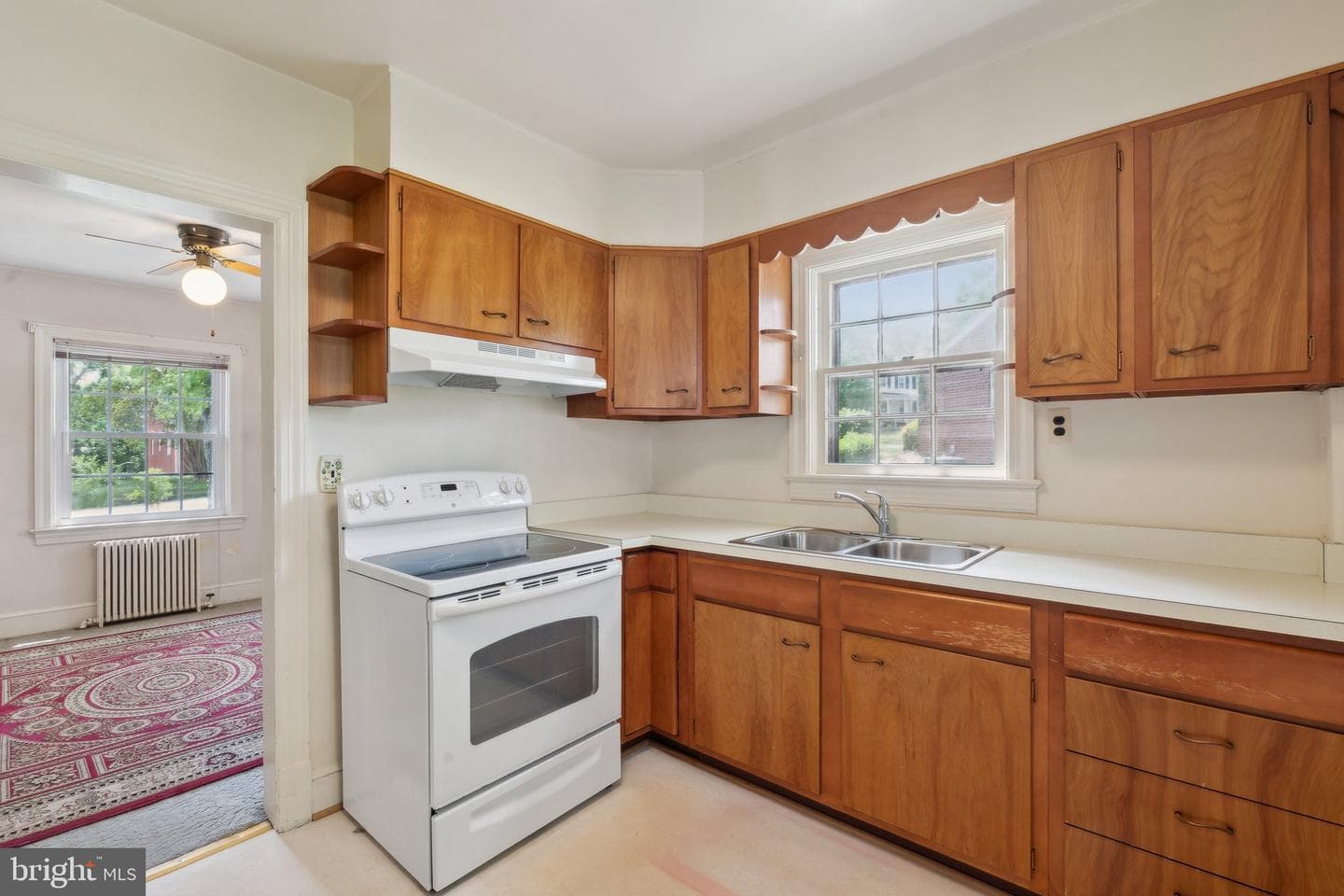 2900 Franklin Street photo 7