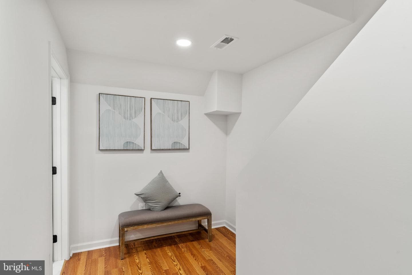 913 Dewolfe Drive photo 34