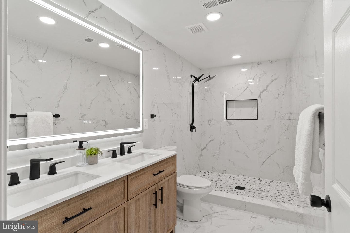 913 Dewolfe Drive photo 41