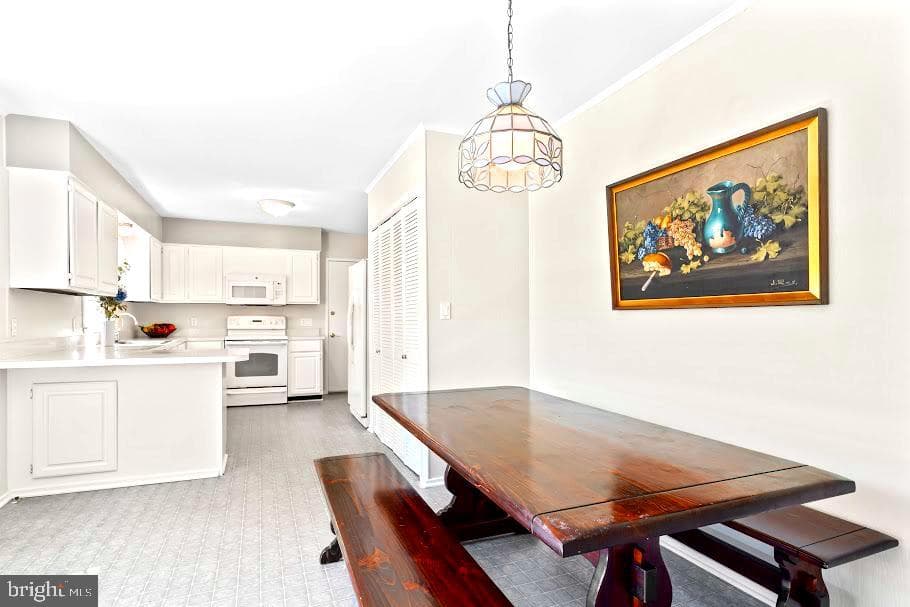 10728 Zion Dr photo 4
