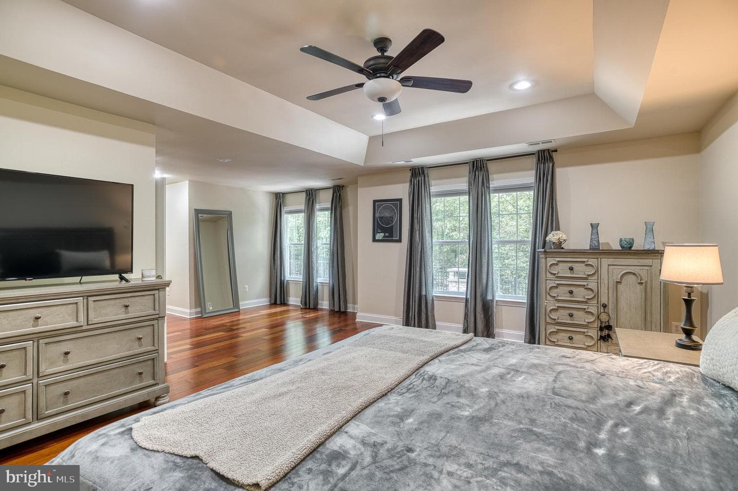 7140 Barry Road photo 25