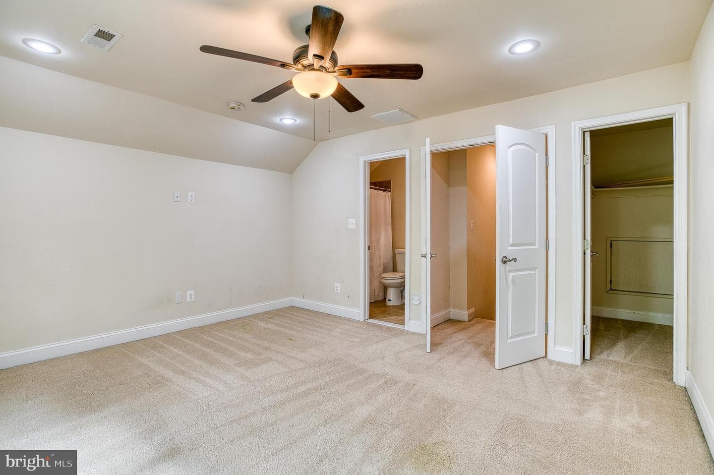 7140 Barry Road photo 40