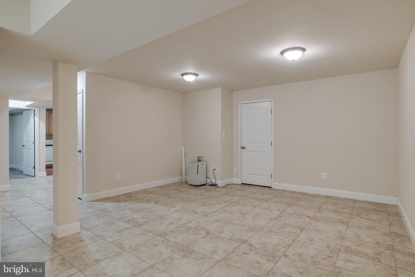 7140 Barry Road photo 43