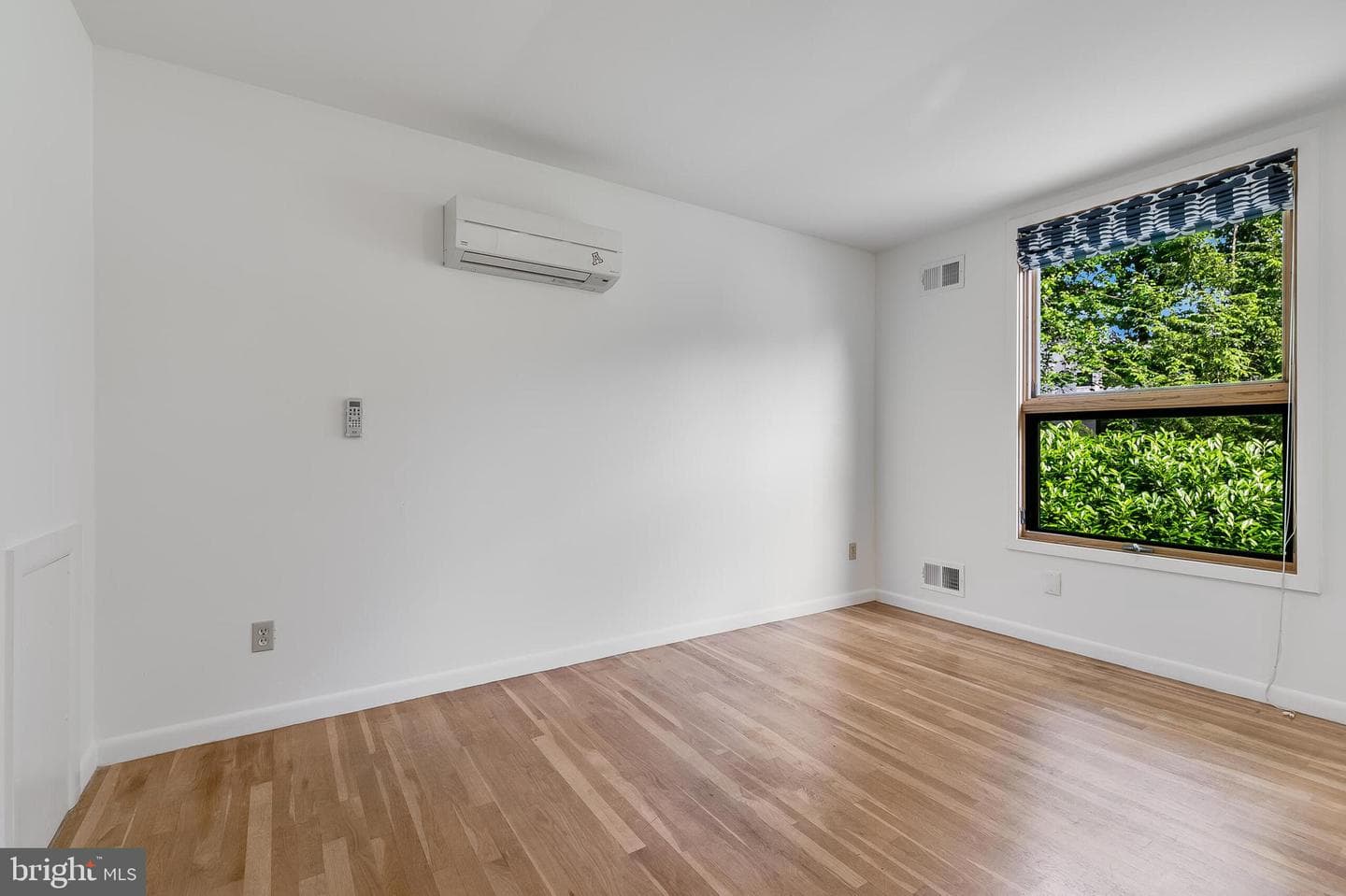 6885 Melrose Drive photo 22