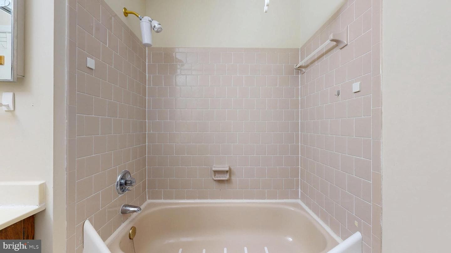 732 Hunter Court SW photo 33