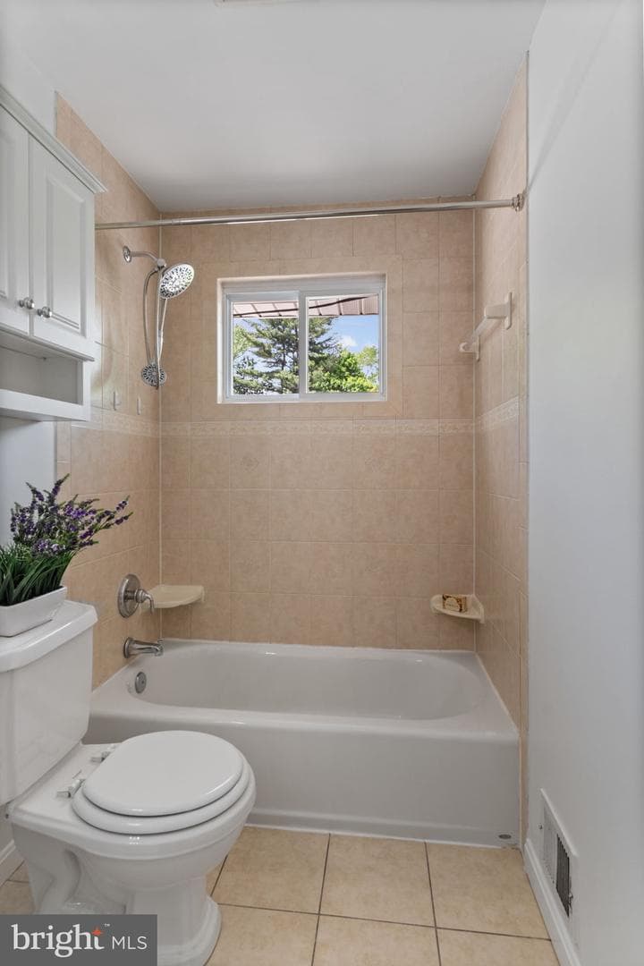 7024 Statendam Court photo 23