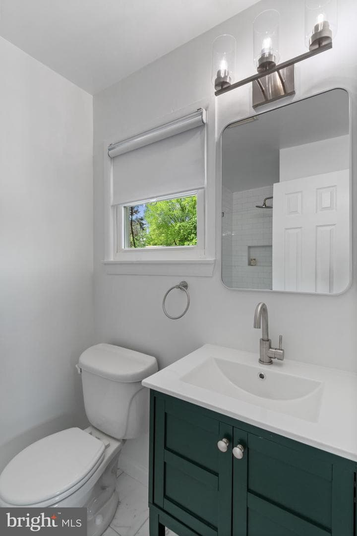 7024 Statendam Court photo 31