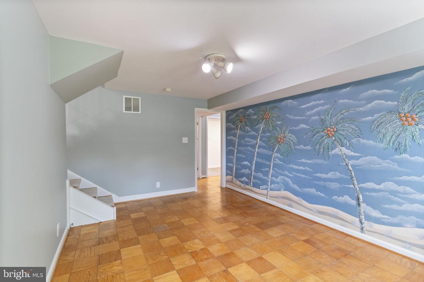 7024 Statendam Court photo 35