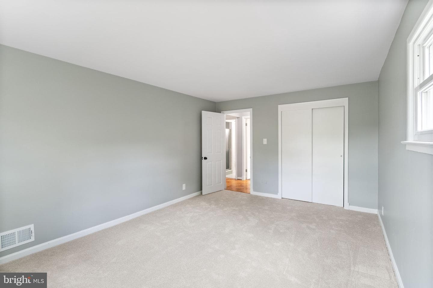 7024 Statendam Court photo 38