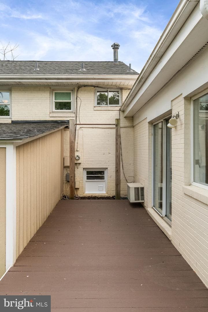 7024 Statendam Court photo 49
