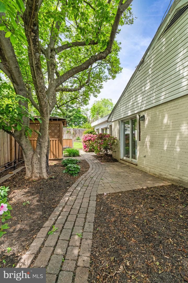 7024 Statendam Court photo 52