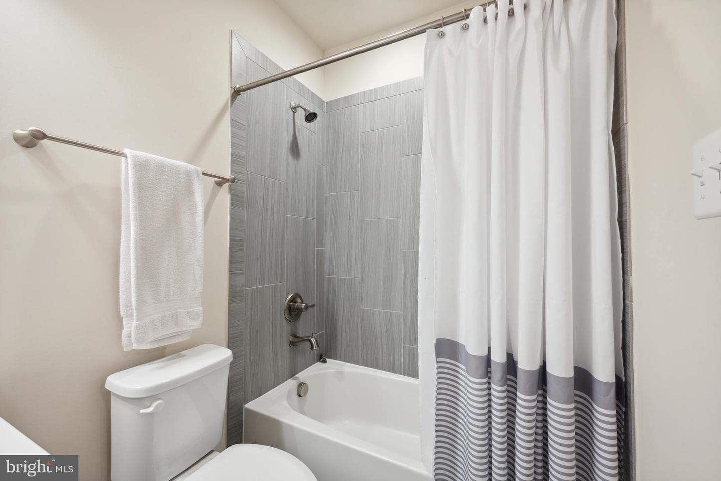 7578 Glen Pointe Court photo 55