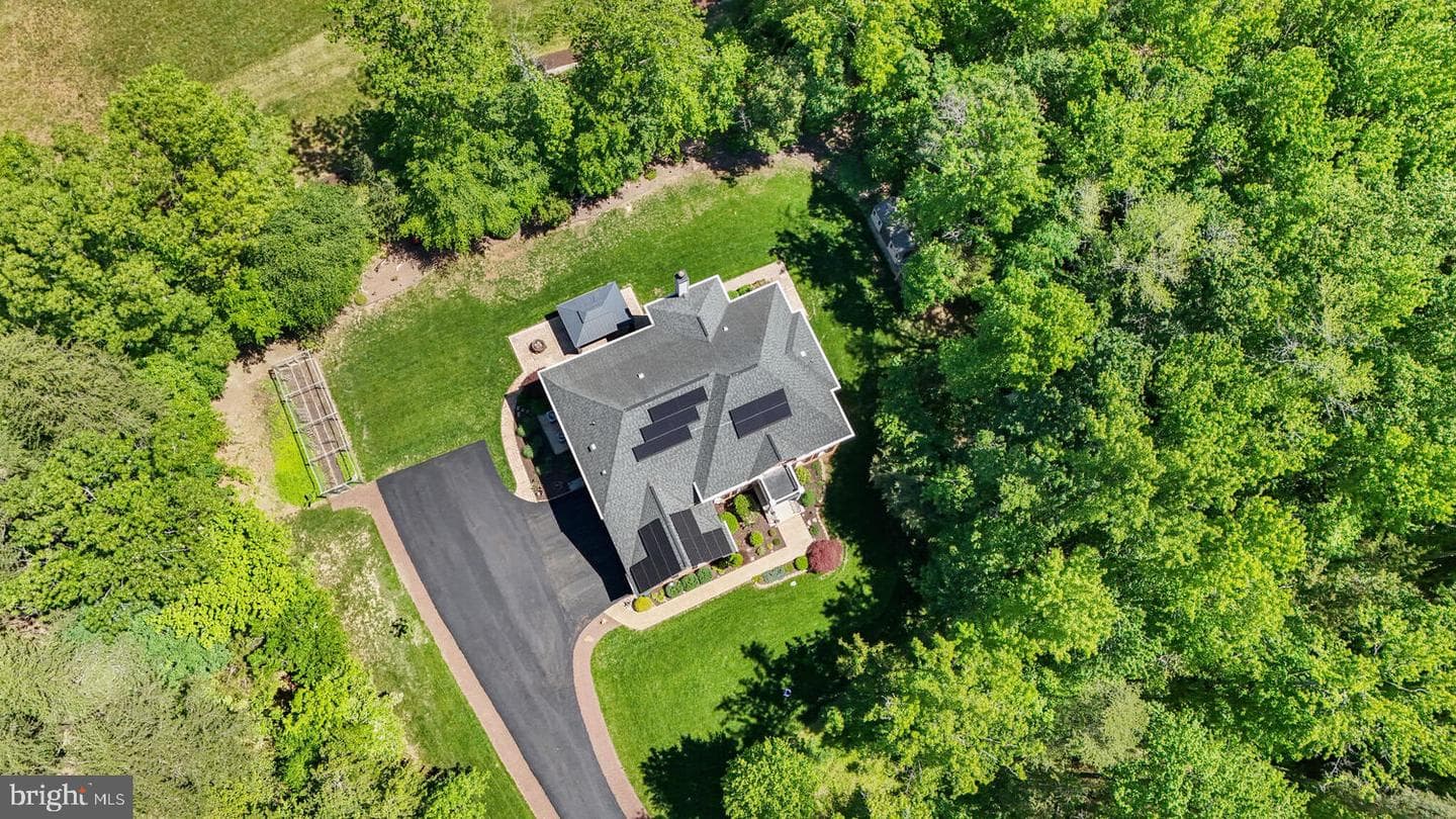 7634 Belmont Landing Road photo 9